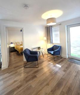 Deluxe One Bed Flat at Dawe Luxury Suites - An Entire Apartment near Ely Cathedral & Train Station - Ideal Gateway to Explore Ely, Cambridge, Norfolk & London - Sleeps up to 4 - Ely - 6