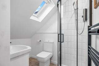 Breathtaking Sea Views - Luxury 2 BD Apt - 2