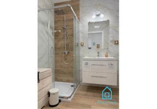 Coast Apartment with Sauna & Gym, 5 Min to Baltic Sea & Polsat Plus Arena - 8