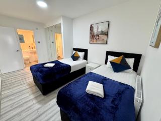 Riverview Stunning Apartment 3Bedroom, 2Bathroom, Balcony, Parking - 2