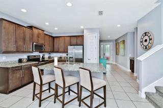 Elegant Home With Private Pool, Waterpark & Resort Access Near Disney At Encore Resort - 7610Wi - 7