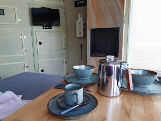 Traumhaus-auf-dem-Wasser-Modernisiertes-Hausboot-13-x-4-m - 7