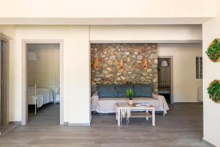 Emi's House - - 0