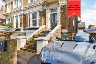 Stylish Living by Lawsons - 3 Ensuites and Parking for 2 Cars - 0
