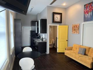 Modern Condo 3 - 2