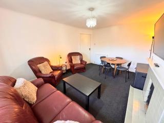Central Modern Flat in Southampton, Sleeps 5, Free Off-Road Parking, Close to Hospital, Cruise terminal and Centre, Great for contractors, friends & families - 2
