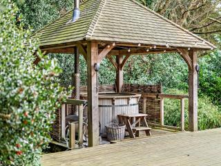 2 Bed in Robin Hoods Bay G0179 - 6