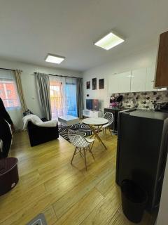 Lovely's studio apartment - 5