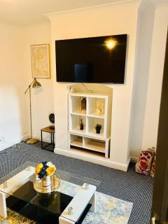 Luxury 4 BR House - Forest Fields - Forest Recreation Ground - Free Parking - WiFi - Castle & Museum - Sleeps 8 - Nottingham - 7