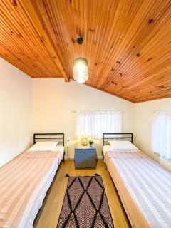 Cozy 4BR Villa with Lake View and Comfort Galore - Sapanca - 7