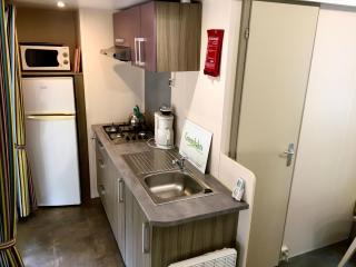 Charming Mobile Home in Argels-sur-Mer with Stunning Beach Views - 6