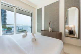 Chic 2 bedroom w Sunset and Palm Jumeirah Views - 1