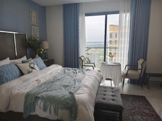 The Beverly 1BR King Vip Luxury Superior - 5