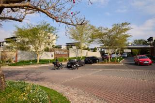 A Charm in Dainfern near Montecasino Sandton - 9