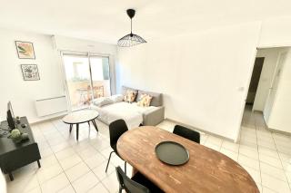 Apartment - Close to Tramway - 9