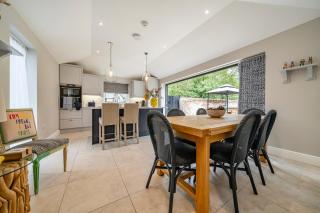 Coach House with Hot Tub in Idyllic Bury St Edmunds - 7