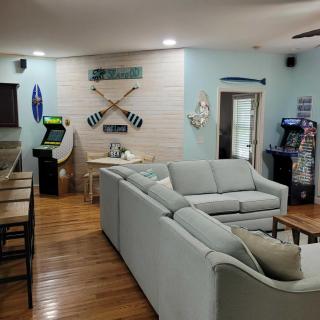 Spectacular Beach House! Arcade Games & Hot Tub! Sleeps 12! - 8