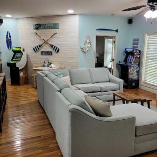 Spectacular Beach House! Arcade Games & Hot Tub! Sleeps 12! - 9