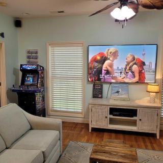 Stunning Beach Cottage! Hot Tub and Pet Friendly! Sleeps 6! - 6