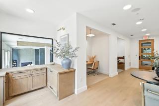 94 Modern 2B2B Near Stockyards, Resort Pool & Gym - 5