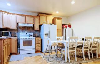 Lakeside Cottage 12 Guests Gated 2 cottage - 9