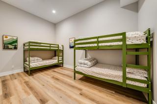 Luxury Lake Getaway & Wax Marina - - 3