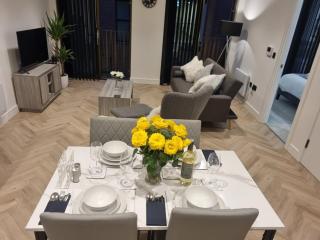 2 Bed Apartment, Manchester City Centre! - 9