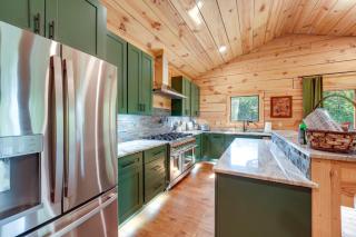 400 Acres on Lavender Mtn Getaway with Hot Tub! - 6