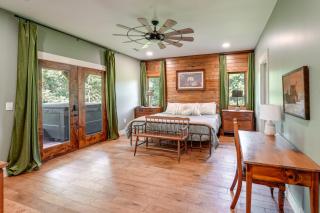 400 Acres on Lavender Mtn Getaway with Hot Tub! - Rome - 1