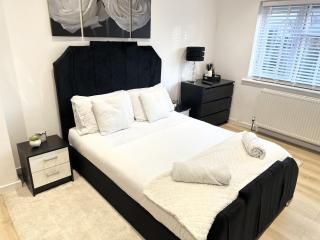 Serene 3BR House - Hot Tub - Near Castle, National Justice Museum, Lace Market - Free WiFi & Parking - Sleeps 6 - Nottingham - 9