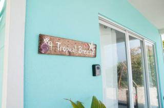 The Tropical Breeze Cottage - 4