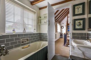 Luxury Brick and Flint House in Funtington - 4