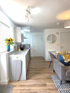 Cozy One Bed Flat at Dawe Luxury Suites - An Entire Apartment near Ely Cathedral & Train Station - The Perfect Base to Explore Ely, Cambridge, Norfolk & London - 2 Guests Max & Pet Friendly - Ely - 6