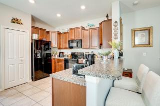 4 Mi to Brandon Exchange Resort-Style Townhome! - 2