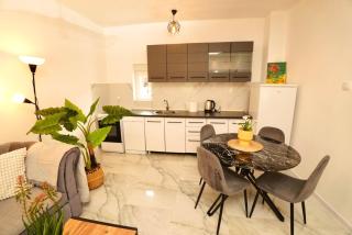 Cozy Detached Home 7 Guests - 8