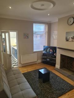 Entire House on Mountcastle Road - 7