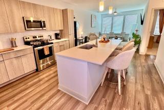 Comfy Modern King Bed Pool Near Mayo Town Center - 8