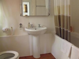 Bisibee Guest House - 4
