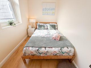 Bright 3-Bedroom Aldgate Flat with Free WIFI near Tower Hill, Brick Lane & Spitalfields - 5