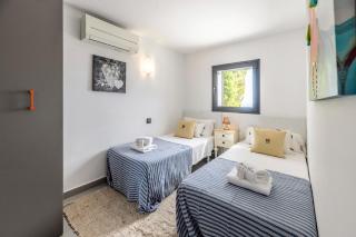 Villa Bonavista - - 2