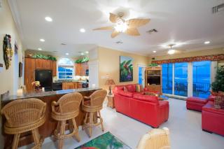 Parrot-ise 4 Bedroom Oceanfront Villa in Cayman Kai - 4