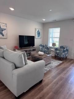 Chic Beach Home Near Airport Casino Base - 8