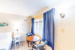 Lamplighter Inn Group Stay 2 - 4