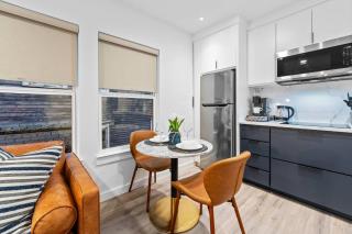 Prime Location - Stylish 1BR Retreat in Bishop Arts - 7