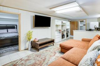 Pet-Friendly Abode, 2 Mi to Dtwn Evanston! - 5
