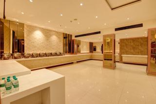 Qotel Hotel AT Residency Kaushambi Anand Vihar - 3