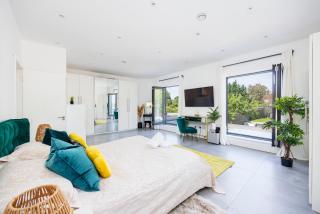 St Albans Luxury House - 3 Bedrooms, 3 Bathrooms - 1