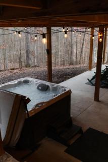 Sleeps 16! Luxury Cabin with Game Room & Hot Tub - New Straitsville - 4