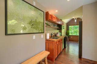 Tranquil Heights Cabin In Hocking Hills- HOT TUB! - - 2