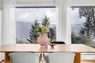 Uptown I City & Fjord Views I FREE Parking - 2